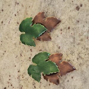 Fun Fall Enamel leaf earrings.
